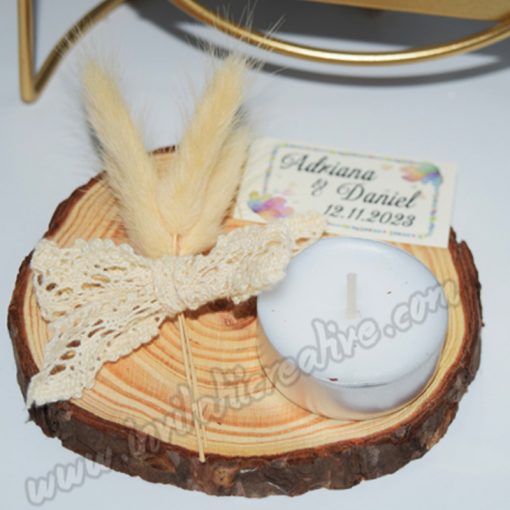 Marturie Suport Lemn Lumanare cu Buchet Flori Uscate Crem si Dantela