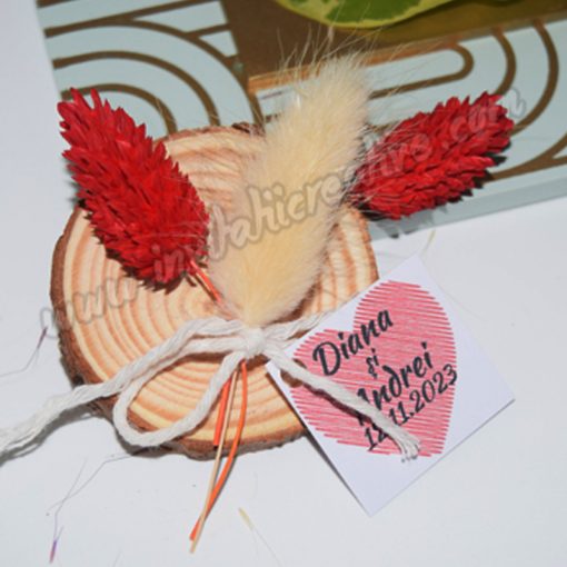 Marturie Suport Lemn Magnetic cu Buchet Flori Uscate Crem-Rosu