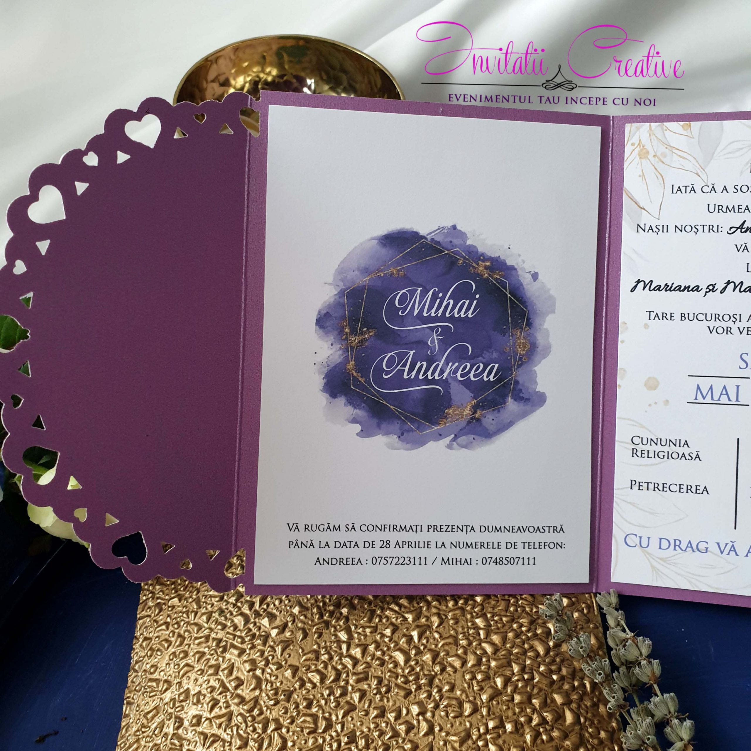 Invitatie Nunta cu Pecete Decupaj Inimi si Motiv Acuarela Mov - imagine 6