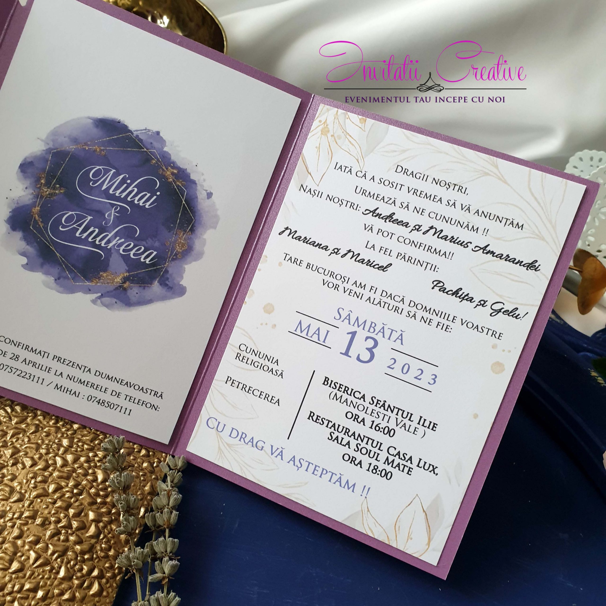 Invitatie Nunta cu Pecete Decupaj Inimi si Motiv Acuarela Mov - imagine 7