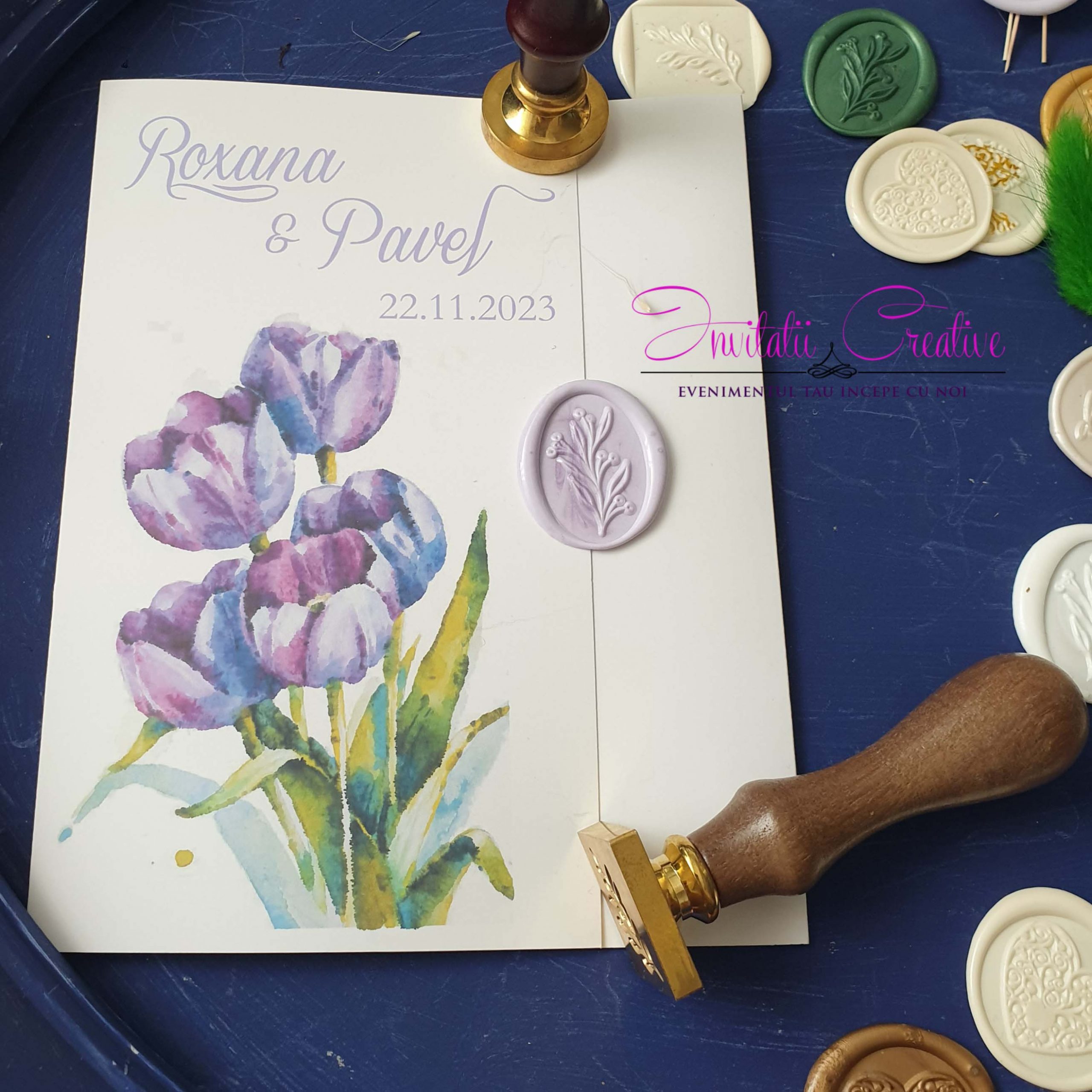 Invitatie de Nunta cu Sigiliu Motiv Floral Lalele Mov Acuarela (5)