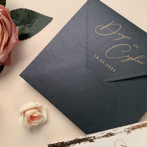 Invitatie de nunta cu margini aurii 96945