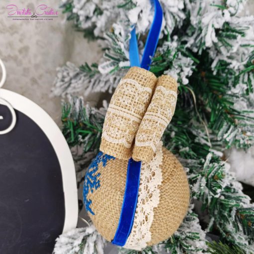 Glob traditional cusut albastru cu funda cu dantela.2