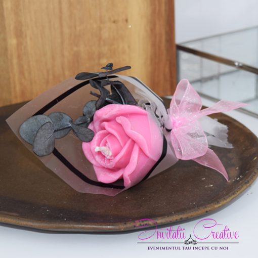 Marturie buchetel cu lumanare trandafir roz si frunze de eucalipt 2