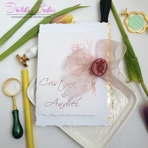 Invitatie de nunta cu design modern si funda diafana