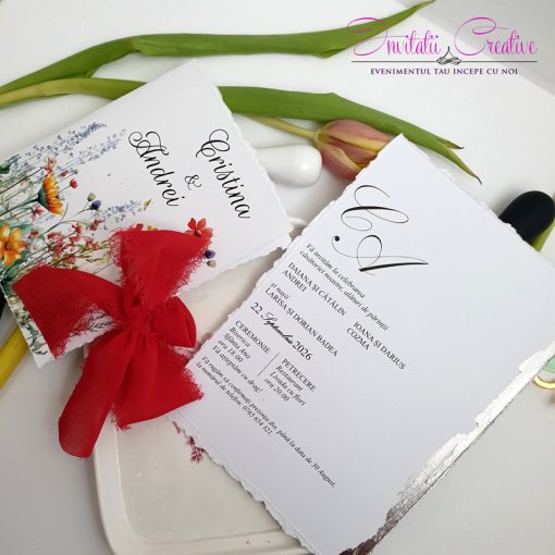 Invitatie de nunta cu frunze si flori de camp si panglica de matase