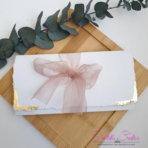 Invitatie de nunta cu grafica maro si detalii aurii2