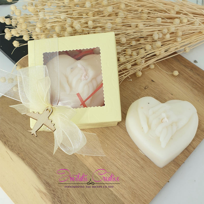 Marturie Nunta Lumanare Parfumata Inima cu Maini Tematica Travel