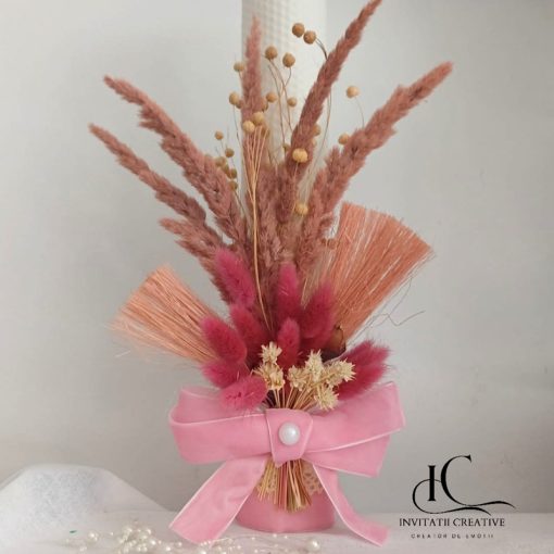 Lumânare de botez fetiță cu catifea roz și flori uscate1