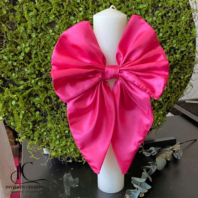 Lumanare de botez pentru fetita cu funda eleganta roz intens