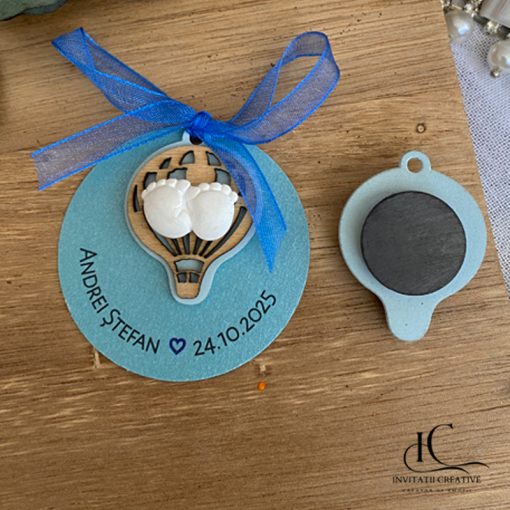 Marturii de botez magnet cu balon aer cald bleu