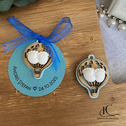 Alternative view of Marturii de botez magnet cu balon aer cald bleu