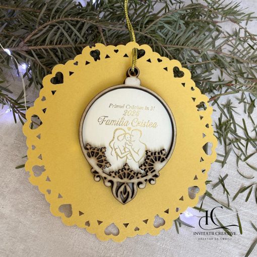 Alternative view of Glob Brad Lemn Elegant cu Fulgi Primul Craciun in 3 