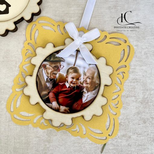 Alternative view of Glob Brad Lemn Fulg Personalizat cu Poza