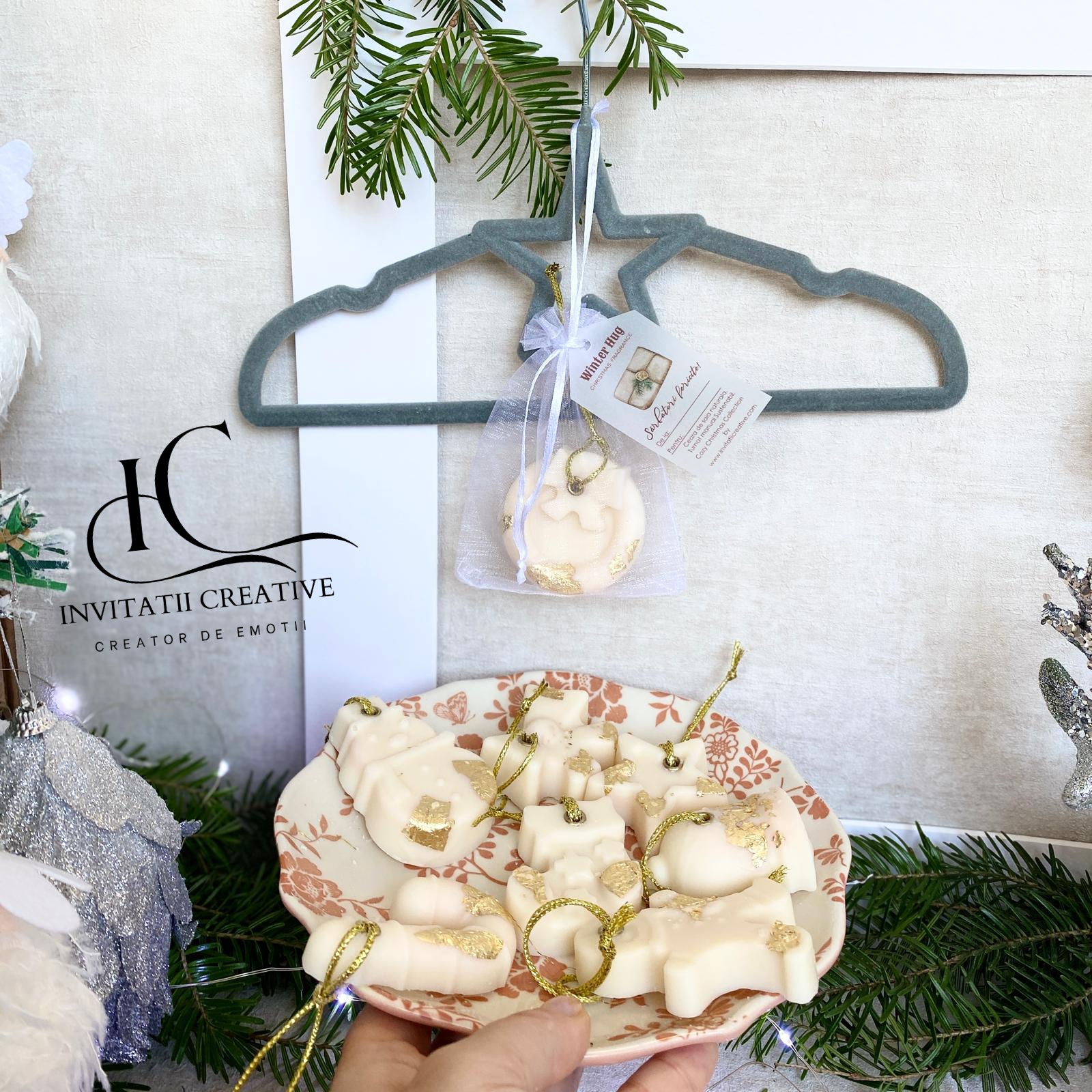 Set Cadou 8 Odorizante Dulap Figurine Festive cu Foita Aurie - imagine 3