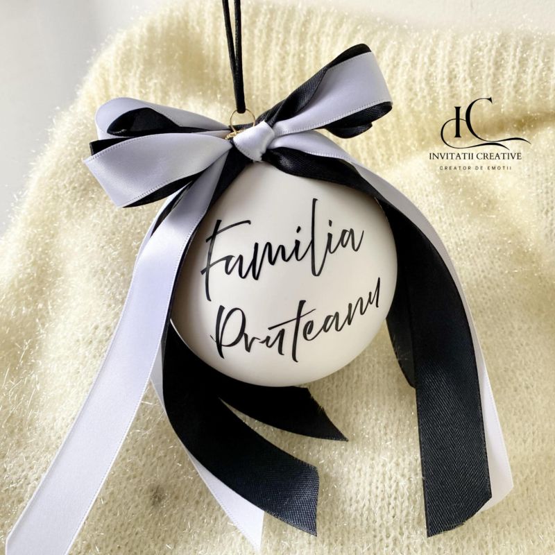 Cadou Craciun Glob Personalizat Alb-Negru Familia - imagine 2