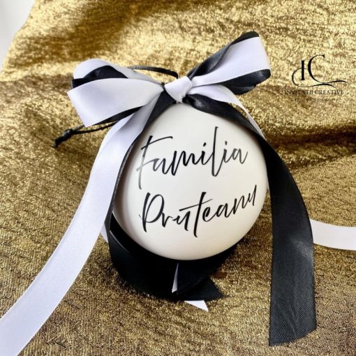 Cadou Craciun Glob Personalizat Alb-Negru Familia