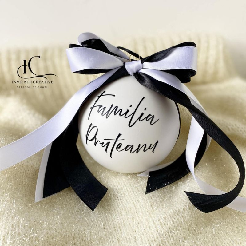 Cadou Craciun Glob Personalizat Alb-Negru Familia - imagine 3
