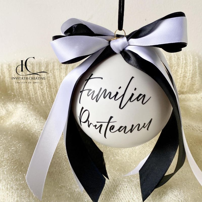 Cadou Craciun Glob Personalizat Alb-Negru Familia - imagine 4
