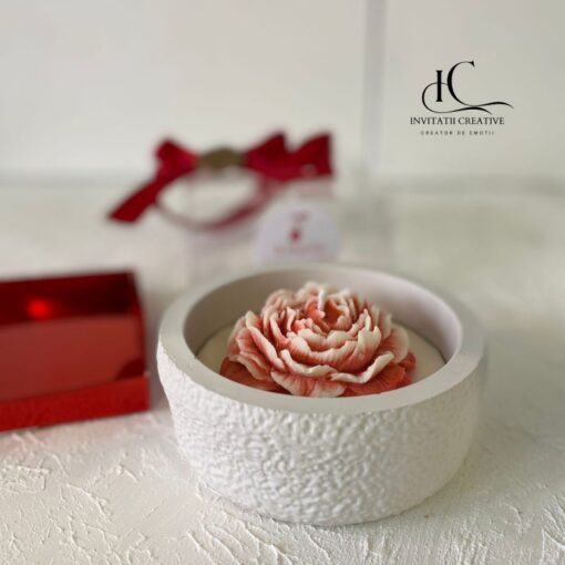 Alternative view of Cadou 8 Martie Educatoare Lumanare Parfumata cu Bujor