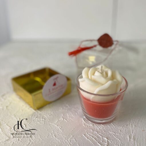 Alternative view of Martisor Lumanare Parfumata cu Trandafir Rosu-Alb