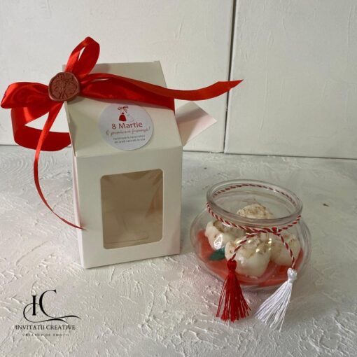 Cadou 8 Martie Lumanare Parfumata rosie cu Bujori Boboc