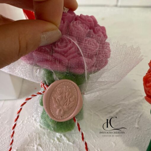 Alternative view of Martisor Lumanare Parfumata Buchet Trandafiri in Organza