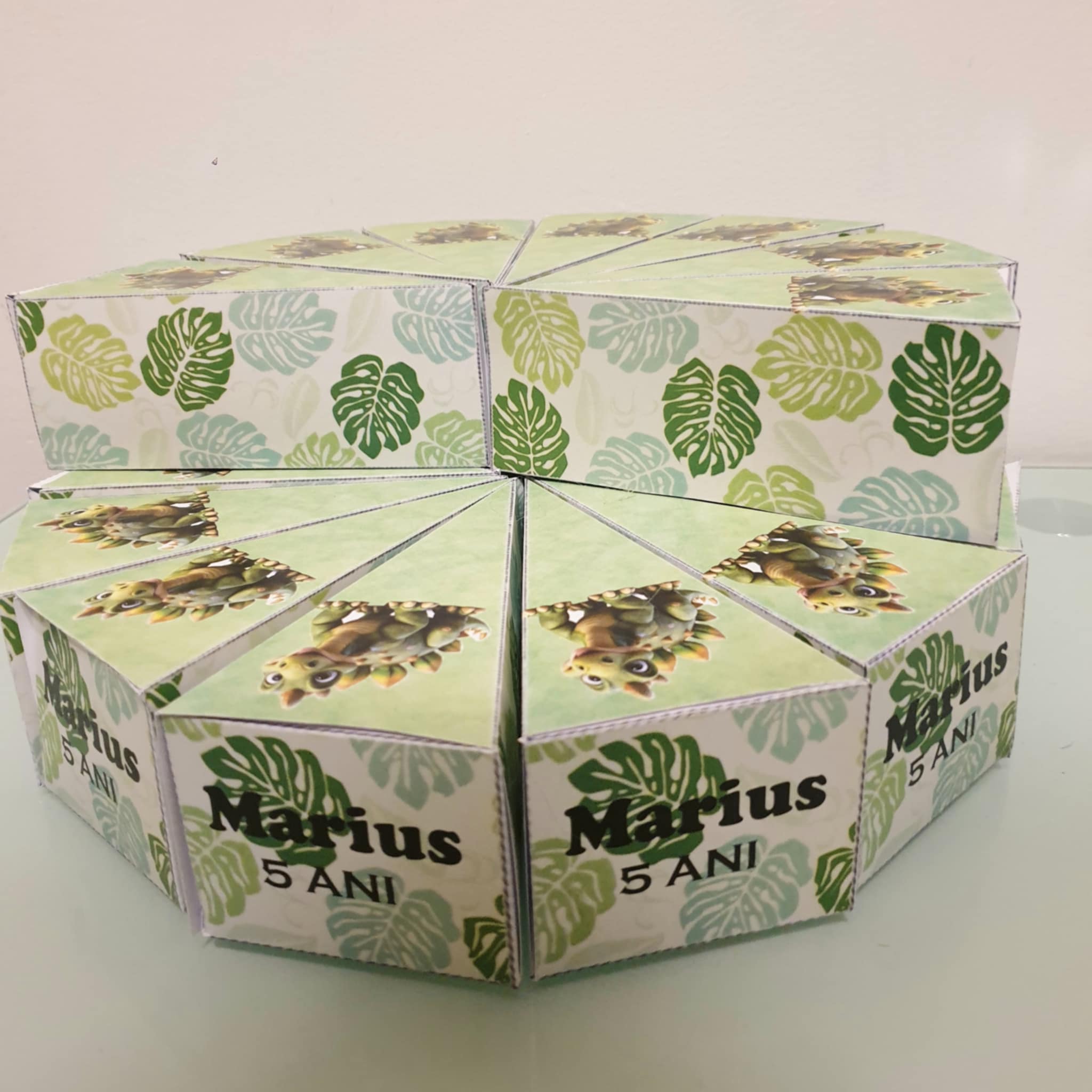 Cutie felie tort gradinita Tematica Dinozauri - imagine 3