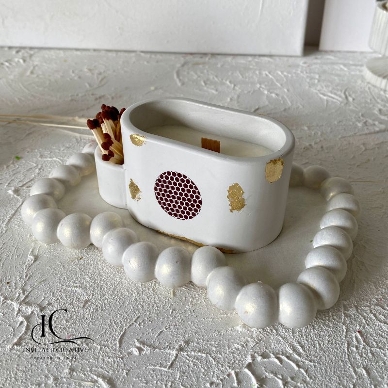 Lumanare Parfumata cu Suport Chibrituri si Scaparici