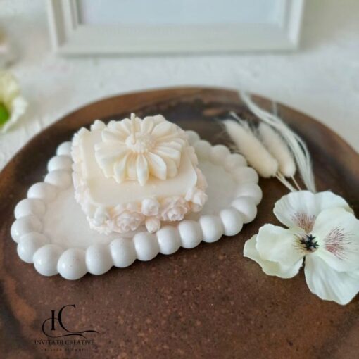 Lumanare Parfumata cu Flori diafane albe Spring Bloom