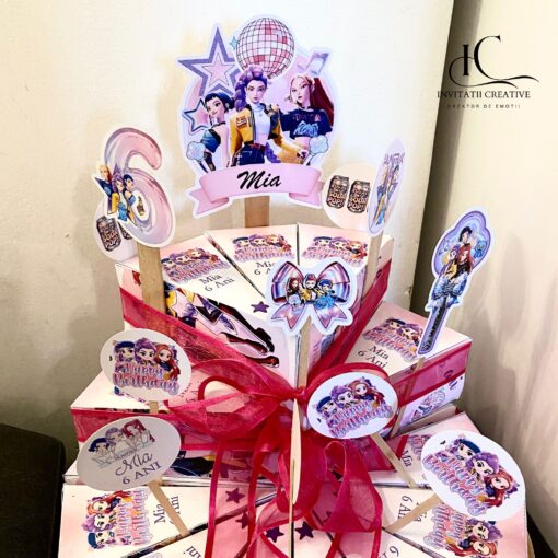 Alternative view of Cutie Felie de Tort Fetita Gradinita Tematica Huntrix