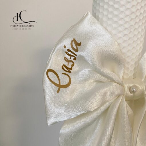 Alternative view of Lumanare cu funda diafana din satin Personalizata cu nume