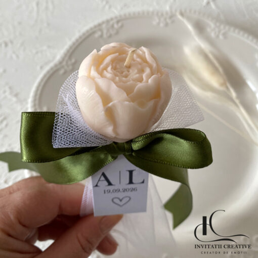 Alternative view of Mărturie Lumânare Bujor din Ceară de Soia Parfumată cu Tull