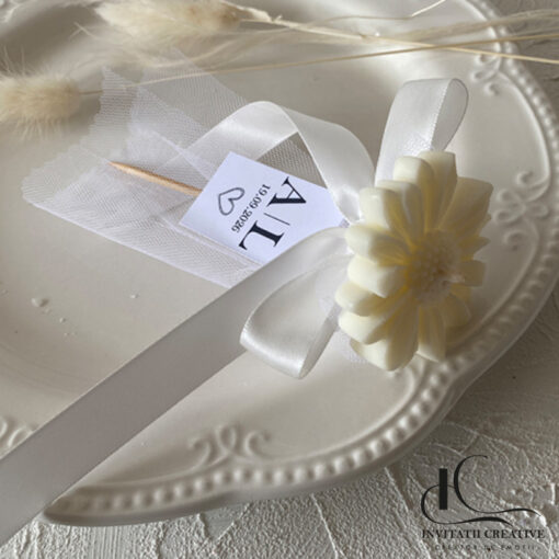 Alternative view of Mărturie Lumânare Margareta din Ceară de Soia Parfumată cu Tull