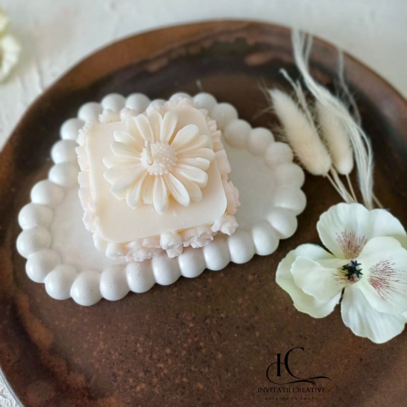 Marturie Lumanare Parfumata cu Flori diafane albe Spring Bloom - imagine 2