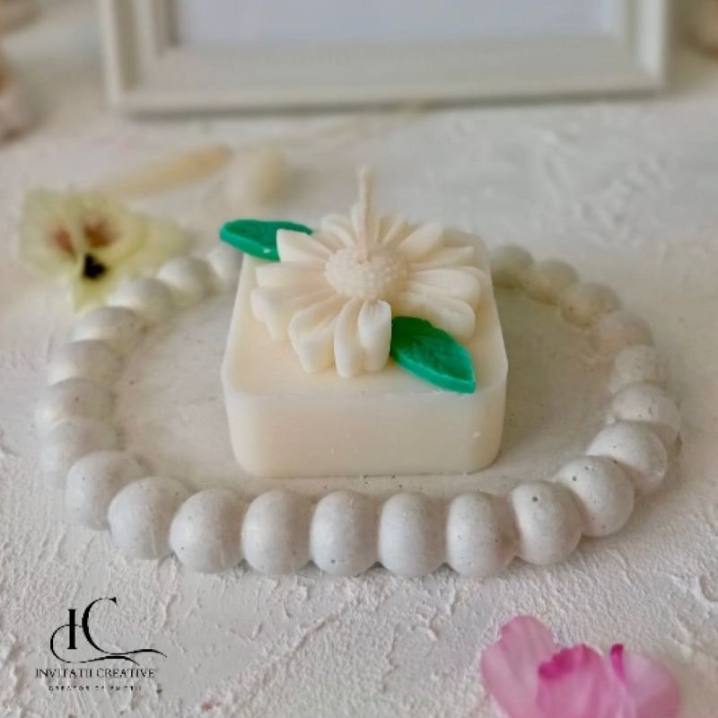 Marturie Lumanare Parfumata cu Margareta Diafana si Frunze