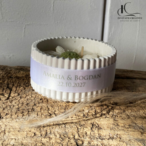 Marturie lumanare parfumata in vas ceramic cu margareta