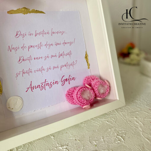 Alternative view of Tablou decorativ cu foita aurie pentru cerere nași cu botoșei croșetați